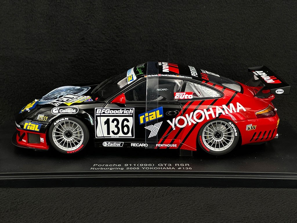 Porsche 911 GT3 RSR Type 996 n°136 Nürburgring 2005 1/18 AutoArt