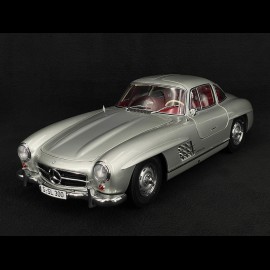 Mercedes-Benz 300SL Coupe Gullwing 1954 Metallic Silber 1/12 Schuco 450671000