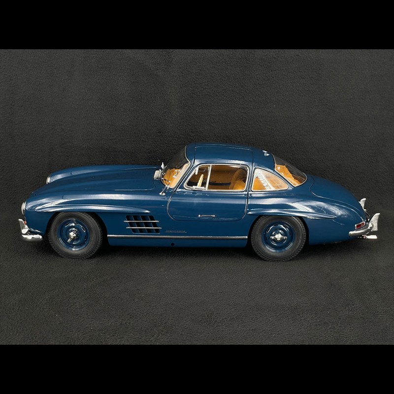 Mercedes-Benz 300SL Coupe Gullwing 1954 Mercedesblau 1/12 Schuco 450671100