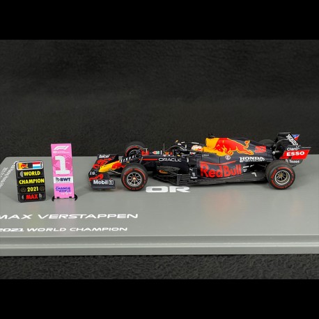 Max Verstappen Red Bull Racing RB16B n° 33 Winner GP Abu Dhabi