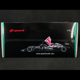 Lewis Hamilton Mercedes-AMG F1 W12 n° 44 Sieger GP Great Britain 2021 1/18 Spark 18S599