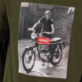 T-shirt Steve McQueen Triumph Bonneville ISDT 1964 Olive green Hero Seven - men