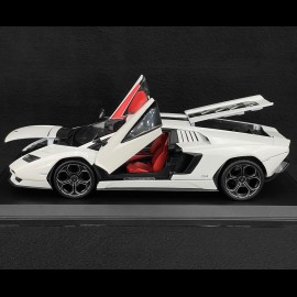 Lamborghini Countach LPI 800-4 2022 Impact White 1/18 Maisto 31459