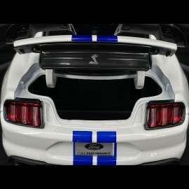 Ford Mustang Shelby GT 500 2020 White / Blue 1/18 Maisto 31452