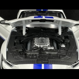 Ford Mustang Shelby GT 500 2020 White / Blue 1/18 Maisto 31452