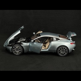 Aston Marton DB11 2017 Skyfall Silver 1/18 Autoart 70267