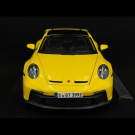 Porsche 911 GT3 type 992 2022 Racing Yellow 1/18 Maisto 36458Y