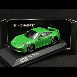 Porsche 911 Turbo S Coupe Sport Design Type 992 2021 Pythongrün 1/43 Minichamps 410060071