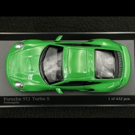 Porsche 911 Turbo S Coupe Sport Design Type 992 2021 Pythongrün 1/43 Minichamps 410060071