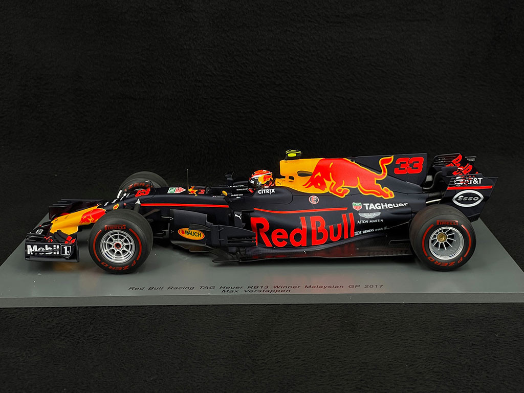 スパークRed Bull RB13 #33 マレーシア優勝 2017 スパークRed Bull