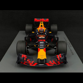 Max Verstappen Red Bull Racing RB13 n° 33 Sieger GP Malaysia 2017 F1 1/18 Spark 18S311