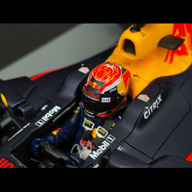 Max Verstappen Red Bull Racing RB13 n° 33 Sieger GP Malaysia 2017 F1 1/18 Spark 18S311