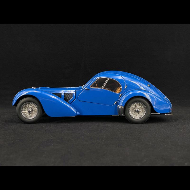 Bugatti 57SC 1938 Atlantic Blau 1/18 AutoArt 70943