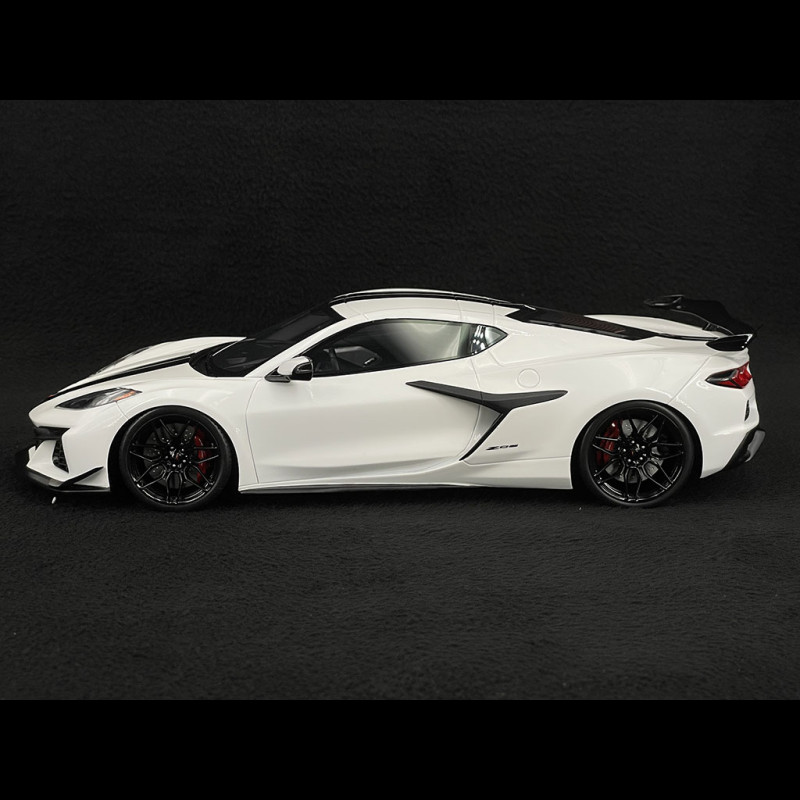 Chevrolet Corvette Z06 Coupé 2023 Arcticweiß 1/18 Top Speed TS0427