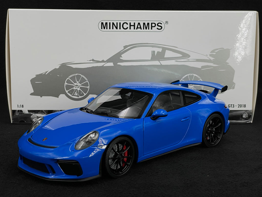 【MINICHAMPS】Porsche 911GT Shark Blue Minichamps 1:18 Porsche 911 GT3 Touring (992) in Shark Blue