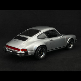 Porsche 911 Carrera 3.2 Coupe 1989 Metallic Silber 1/12 Schuco 450669900