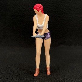 Figurine sexy girl car wash short hair redhead Diorama 1/18 Premium 18016