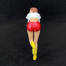 Figurine sexy girl car wash yellow boots Diorama 1/18 Premium 18013