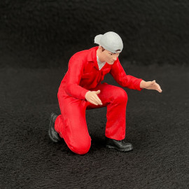 Figurine mechanic kneeling Diorama 1/18 Premium 18010