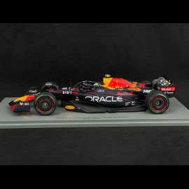 Sergio Perez Red Bull RB18 n° 11 Winner 2022 Singapore F1 Grand Prix 1/18 Spark 18S778