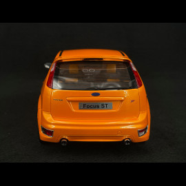 Ford Focus ST 2.5 Mk II 2006 Elektrisches Orange 1/18 Ottomobile OT961