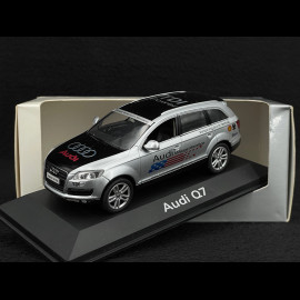 Audi Q7 Mileage Marathon 2006 Silber 1/43 Schuco 5010507613