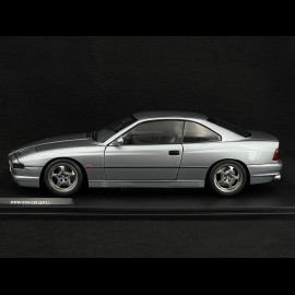 BMW 850 CSI E31 1992 Silber 1/18 Solido S1807004