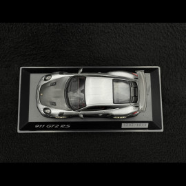 Porsche 911 GT2 RS typ 991 silber / schwarz 1/43 Spark WAP0201510J