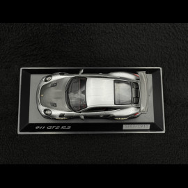 Porsche 911 GT2 RS type 991 silver / black 1/43 Spark WAP0201510J