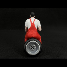Figur Mann Mechaniker in der Pause auf dem Rad sitzend Diorama 1/18 Premium 18025-2
