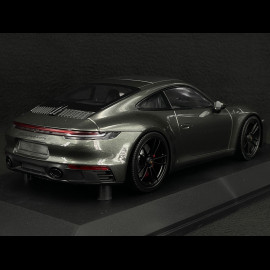 Porsche 911 Carrera 4 GTS Type 992 2020 Metallic Aventuragrün 1/18 Minichamps 155063101