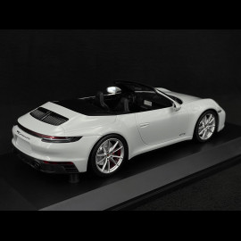 Porsche 911 Carrera 4 GTS Cabriolet Type 992 2020 Chalk Grey 1/18 Minichamps 155063034