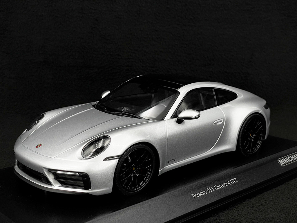 ミニチャンプス ポルシェ 911 Carrera 4 GTS 1/43 シルバー ミニチャンプス ポルシェ 911 Carrera 4 GTS 1/43 シルバー