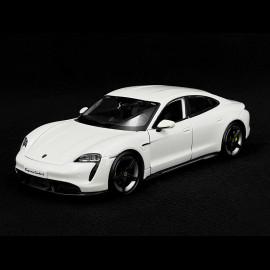 Porsche Taycan Turbo S 2019 Carrara white 1/24 Bburago 21098W