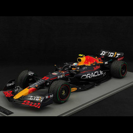 Sergio Perez Red Bull Racing RB18 n° 11 Winner GP Singapore 2022 F1 1/12 Spark 12S033