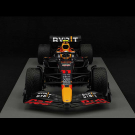 Sergio Perez Red Bull Racing RB18 n° 11 Sieger GP Singapur 2022 F1 1/12 Spark 12S033