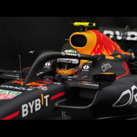 Sergio Perez Red Bull Racing RB18 n° 11 Sieger GP Singapur 2022 F1 1/12 Spark 12S033