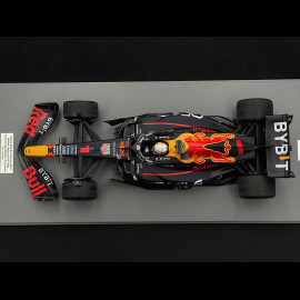 Max Verstappen Red Bull Racing RB18 n° 1 Sieger GP Japan 2022 F1 Weltmeister 2022 1/12 Spark 12S034