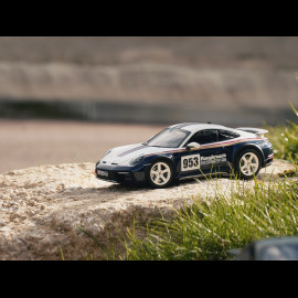 Porsche 911 Dakar Typ 992 n° 953 Roughroads 2023 Enzianblau / Weiß  1/18 Norev 187240