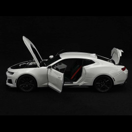 Chevrolet Camaro ZL1 2017 Summit White 1/18 AutoArt 71206