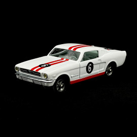 Ford Mustang Fastback 1965 Weiß 1/45 Corgi Toys CD54321007