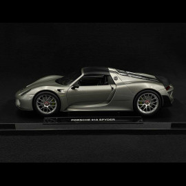 Porsche 918 Spyder 2014 Silber / Schwarz 1/18 Welly 18051HGRC