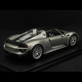 Porsche 918 Spyder 2014 Silber / Schwarz 1/18 Welly 18051HGRC