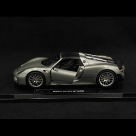 Porsche 918 Spyder 2014 Silber / Schwarz 1/18 Welly 18051HGRC