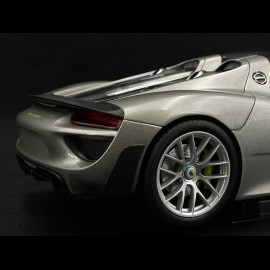 Porsche 918 Spyder 2014 Silber / Schwarz 1/18 Welly 18051HGRC