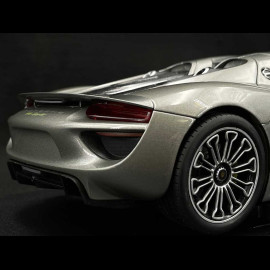 Porsche 918 Spyder 2014 Silber 1/18 Welly 18051HGR