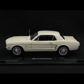 Ford Mustang 1964 Weiß 1/18 Welly 12519HWH