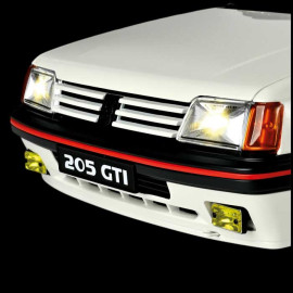 Kit Peugeot 205 GTI 1.9 1985 Weiß 1/8 Bausatz Ixo Models