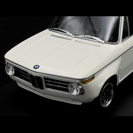 BMW 2002 1970 Weiß 1/18 Minichamps 155702600