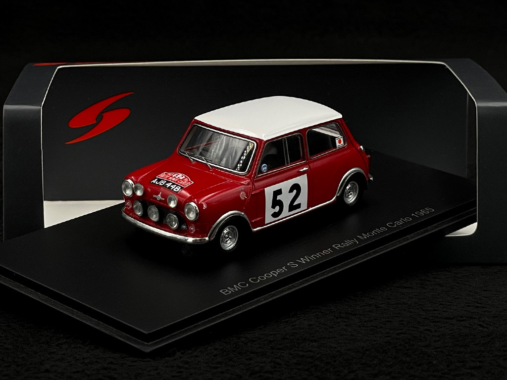 Mini Cooper S n°52 Winner Rallye Monte Carlo 1965 1/43 Spark S1193